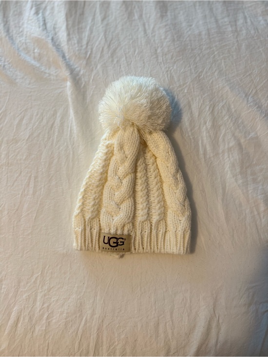 UGG Other - UGG Kids White Cable Knit Pom Beanie